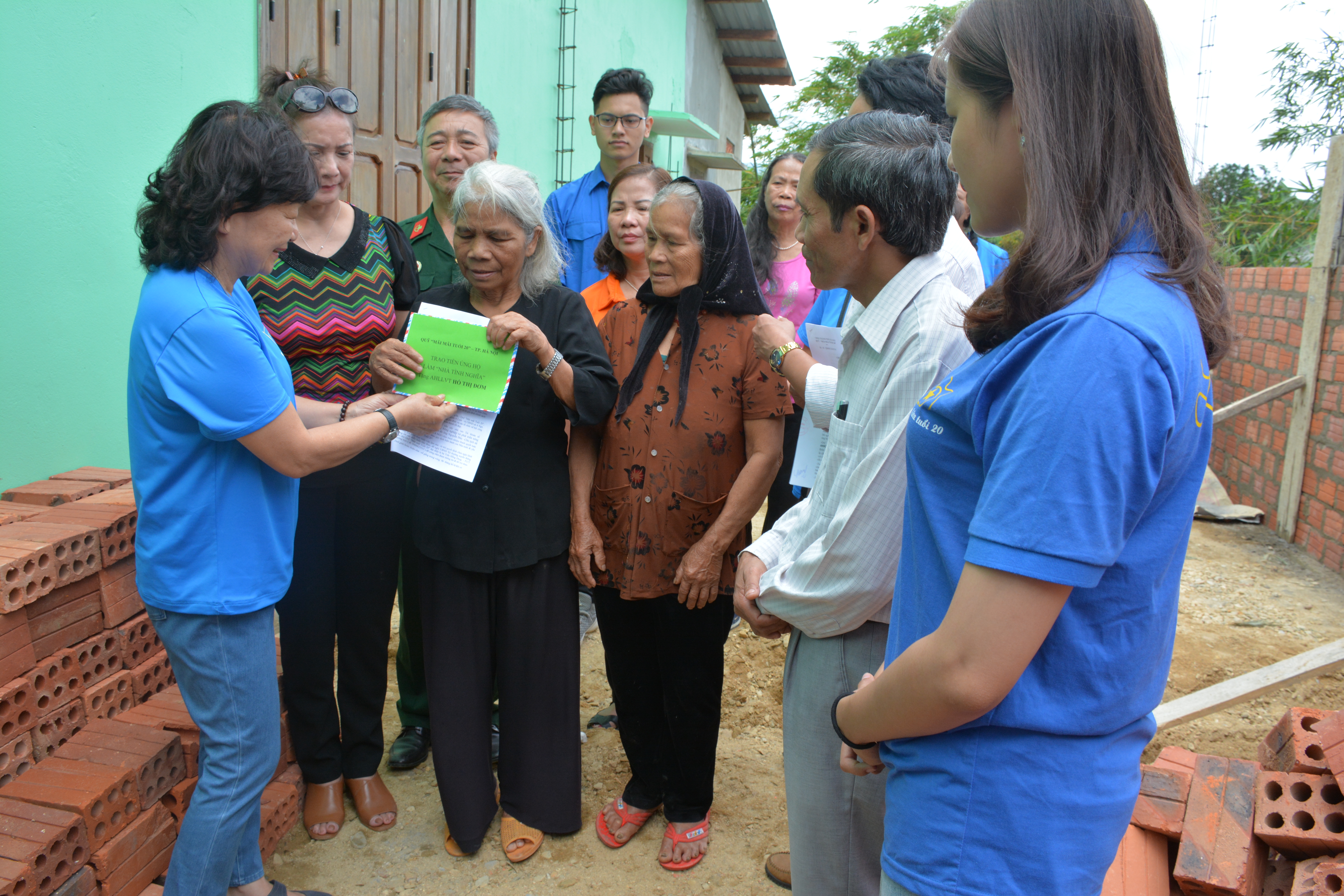 “Mãi mãi tuổi 20” thắp lửa...